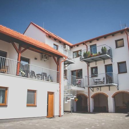 Apartman Rezidence Mikulov Eksteriør billede