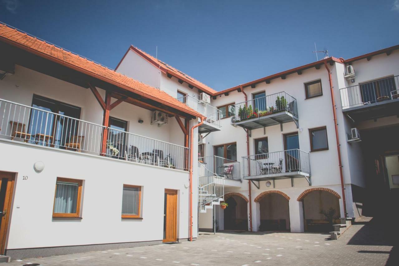 Apartman Rezidence Mikulov Eksteriør billede